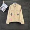 Chrome Hearts-jas met roze en zwarte kruisen Chrome Hearts-jas met roze en zwarte kruisen