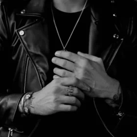 Chrome Hearts kruis-kroonring